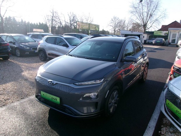 Hyundai Kona EV 64kWh Premium Friss Szerviz-HUD...