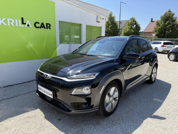 Hyundai Kona EV 64kWh Premium Szervizkönyv / Ül...