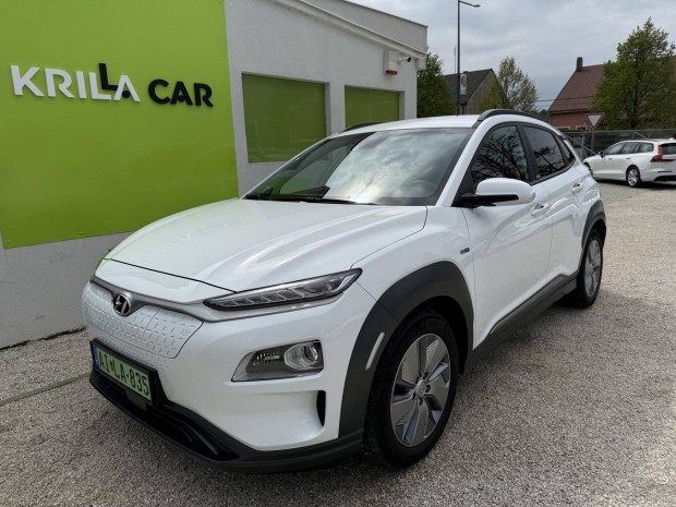Hyundai Kona EV 64kWh Style Szervizkönyv / Navi...