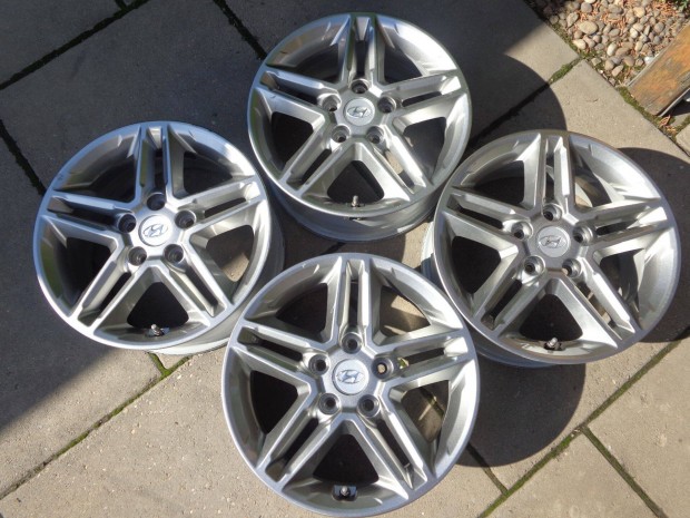 Hyundai Kona gyári alufelnik Tpms sel