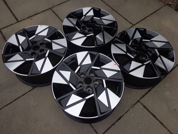 Hyundai Kona �j gy�ri demo R18 alufelnik