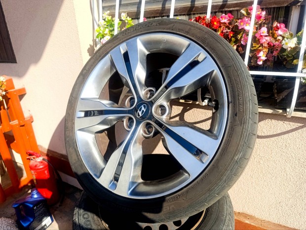 Hyundai Polir gyári Alufelni Garnitúra 18" gumival Olcsó!