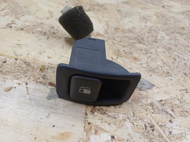 Hyundai Trajet (2001-2008) Tank Ajt� Nyit� Kapcsol�