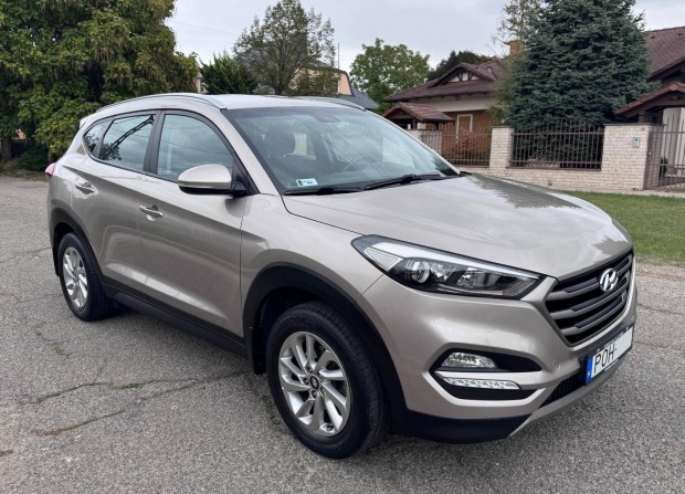 Hyundai Tucson 1.6 GDI Premium Navi Magyar! 1....