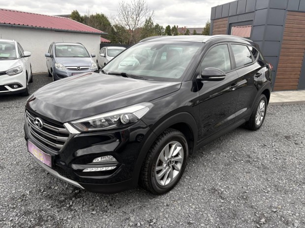 Hyundai Tucson 1.7 CRDi Premium Megk�m�lt �llap...