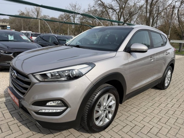 Hyundai Tucson 1.7 CRDi Premium Megk�m�lt �llap...