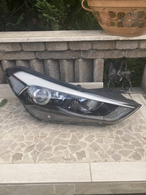 Hyundai Tucson III. Jobb oldali Led fnyszr hibtlan llapotban