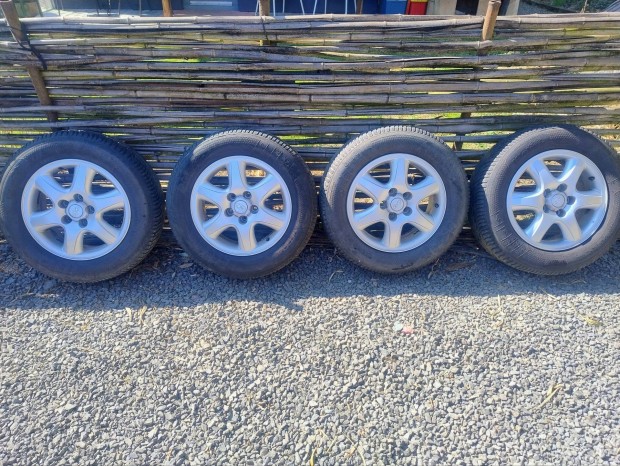 Hyundai Tucson JM gy�ri alufelni garnit�ra