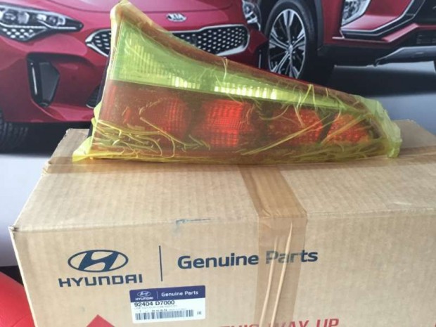Hyundai Tucson TL lámpa hátsó belső jobb 92404D7000
