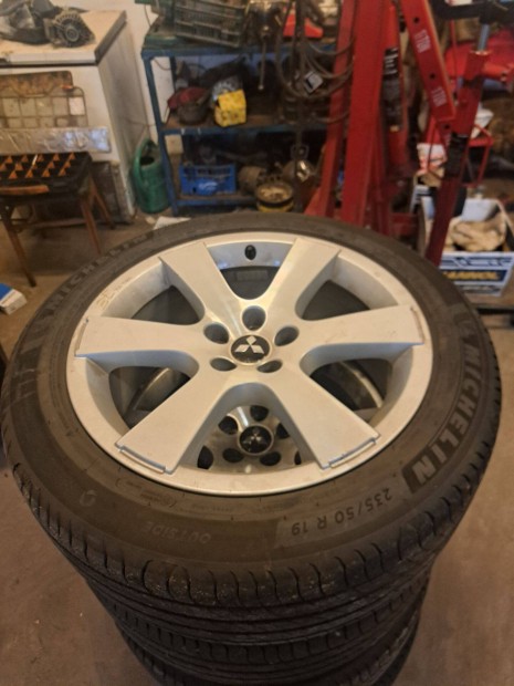 Hyundai Tucson alufelni gumival eladó