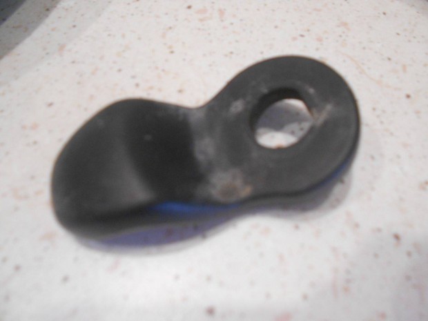 Hyundai Tucson csomagtart veg foganty