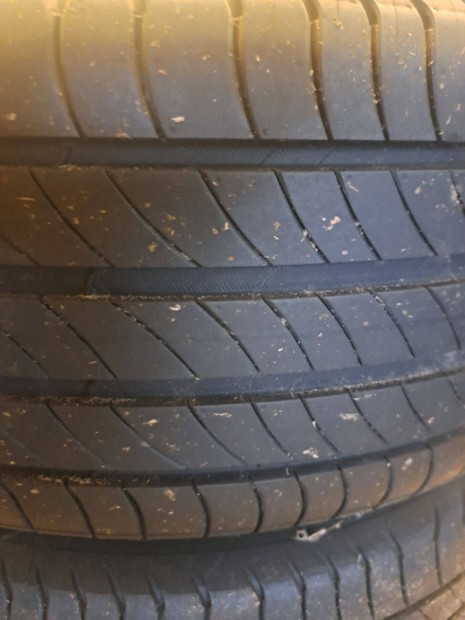 Hyundai Tucson felni gumival