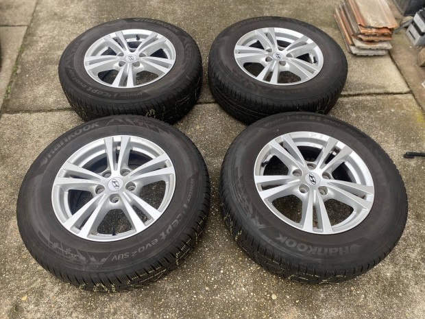 Hyundai Tucson gyári 16"-os alufelni 5x114.3 215/70R16
