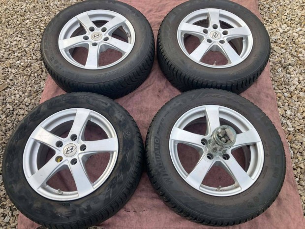 Hyundai alufelni 5x114,3 komplett kerekek