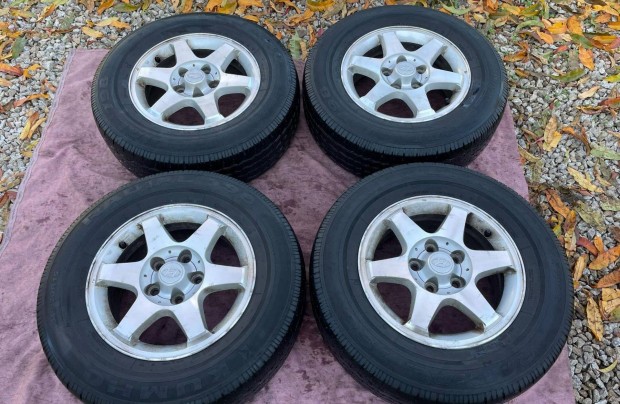 Hyundai alufelni komplett kerekek 215/70 R15 gumikkal