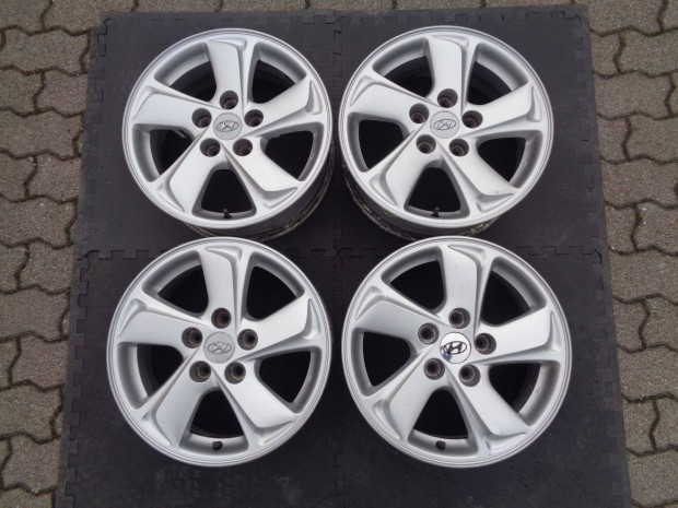 Hyundai gy�ri alufelni 16-os, 5�114.3-as oszt� j� �llapotban elad�