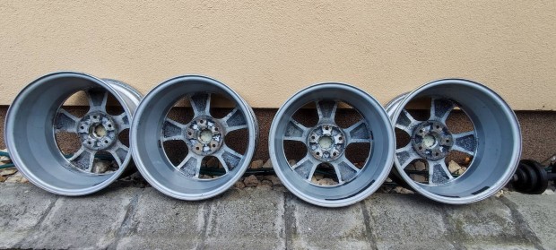 Hyundai gyri alufelni alu felni 16 col 5x114.3 4db+ 1 ajndk ?