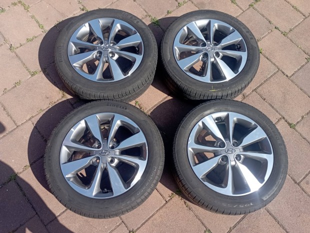 Hyundai gyári alufelni felni 16coll, nyári gumival