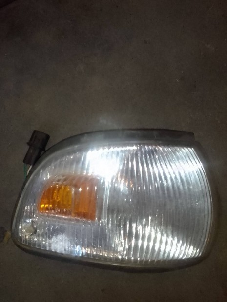 Hyundai h100 első lámpa