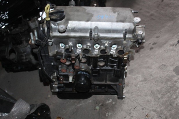 Hyundai i10 07-11 1.1B Fűzött blokk hengerfejjel G4HG