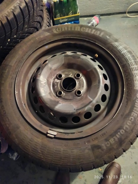 Hyundai i10 i20 lemezfelni 14coll 4db Continental ny�ri gumival elad�