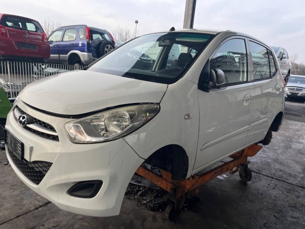 Hyundai i10 l�kh�r�t�,homlokfal,s�rv�d�,motorh�ztet�,l�mp�k