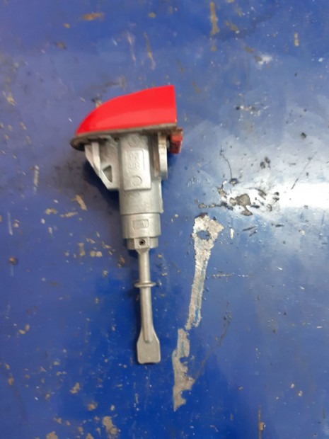Hyundai i20 Bal Első Ajtó Zárbetét
