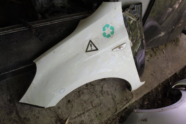 Hyundai i20 bal első sárvédő