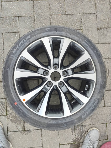 Hyundai i30 17" gy�ri alufelni, vadonat�j, karmentes