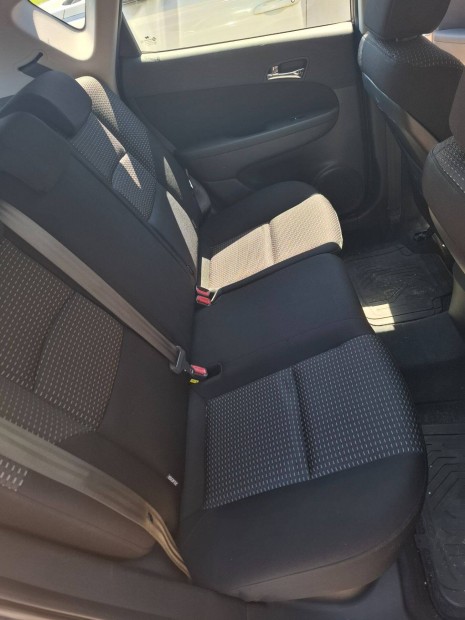 Hyundai i30 1.6 benzin