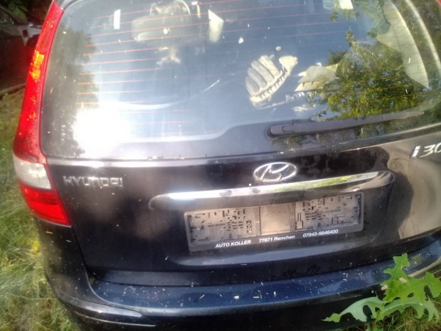 Hyundai i30 2011es évjáratu kombi hátsó lökhárító kompletten.