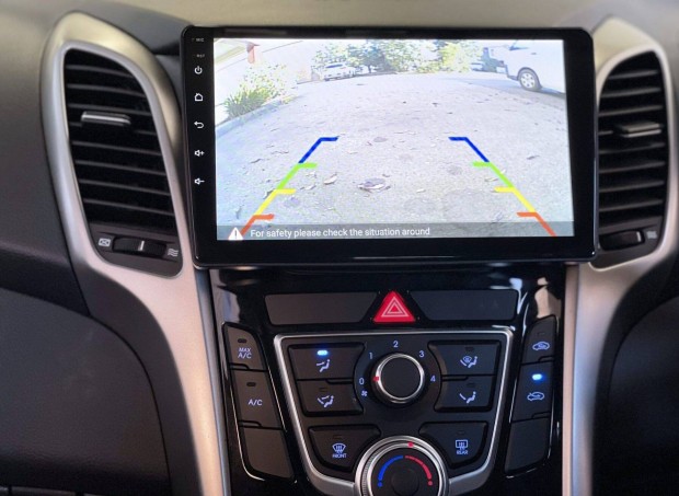 Hyundai i30 Carplay Multimédia Android GPS Rádió Tolatókamerával