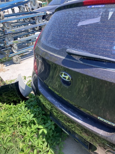 Hyundai i30 FD csomagtr ajt
