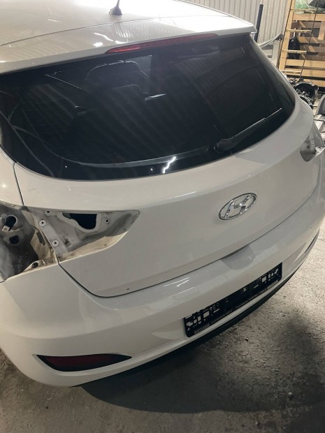 Hyundai i30 GD csomagtr ajt csomagtrajt