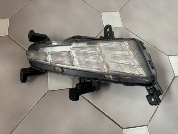 Hyundai i30 III jobb oldali nappali menetfény 92208-G4600