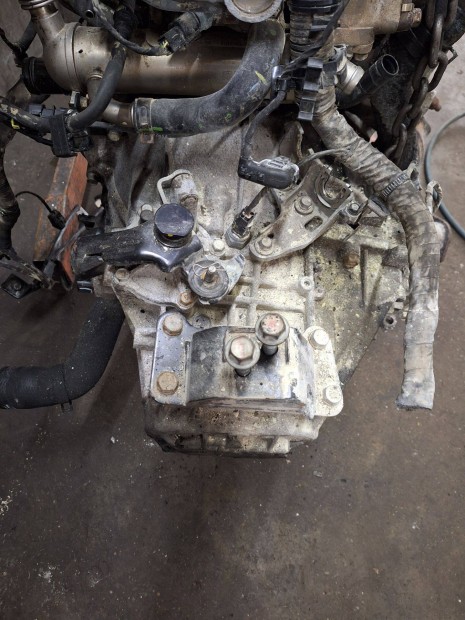 Hyundai i30, 1,6 CRDI (2012) 176.000 km-et futott v�lt� elad�