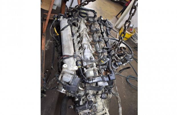 Hyundai i30, 1,6 CRDI (2012) motor beszerel�si garanci�val elad�