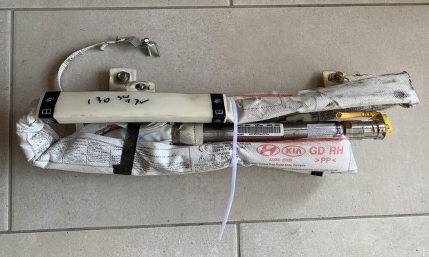 Hyundai i30 (GD) jobb oldali fggnylgzsk A685020000