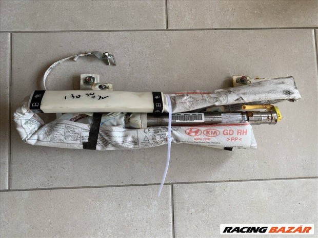 Hyundai i30 (GD) jobb oldali függönylégzsák A685020000