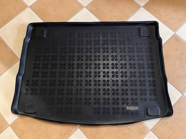 Hyundai i30 csomagtrtlca