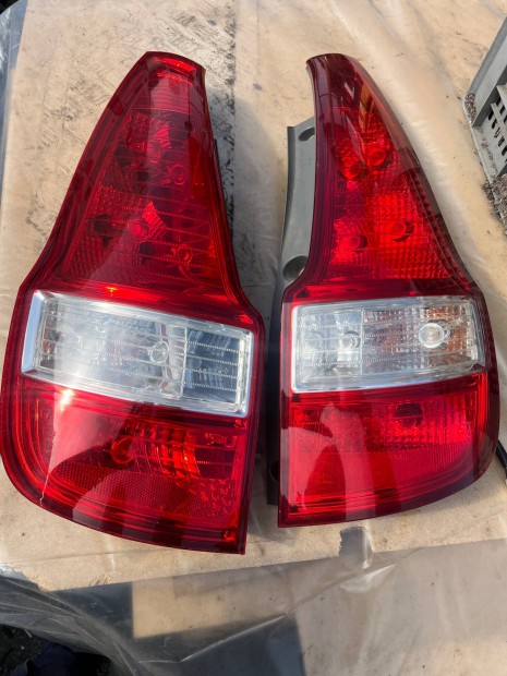 Hyundai i30 h�ts� lampa elad�