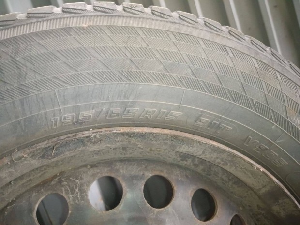 Hyundai i30 kerk garnitra 195/65 R15