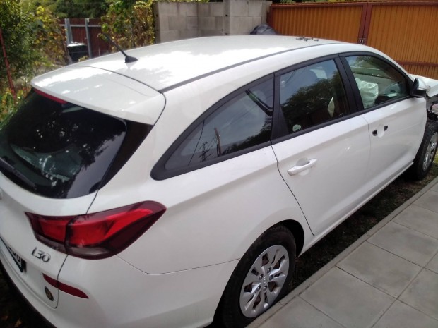 Hyundai i30 kombi 2019 es évjáratu kombi bontott alkatrészek.