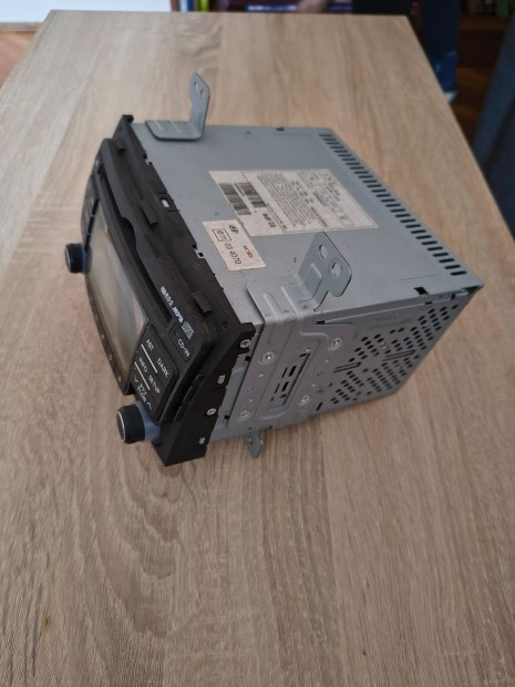 Hyundai i30 r�di�/CD elad�