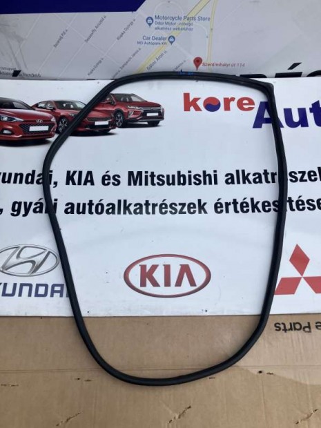 Hyundai i40 bal hátsó kasztni kédergumi 821103Z000RY-BON