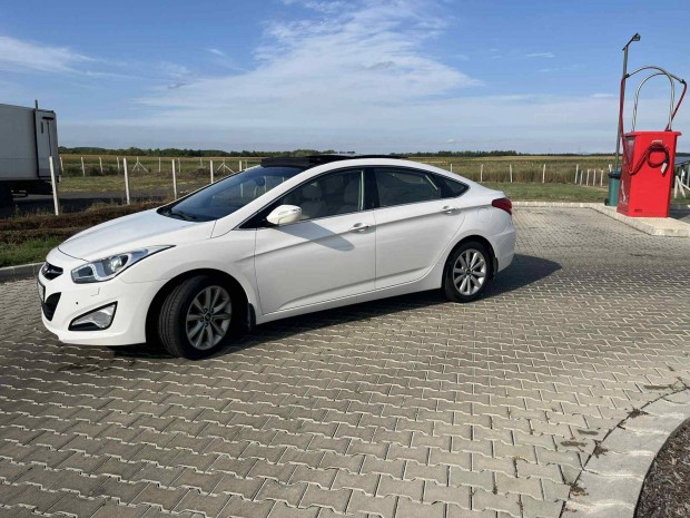 Hyundai i40 sedan
