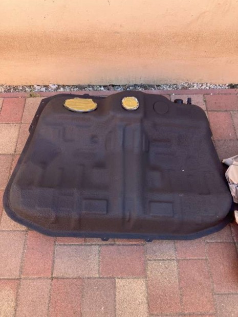 Hyundai i40 üzemanyag tank 311503Z900