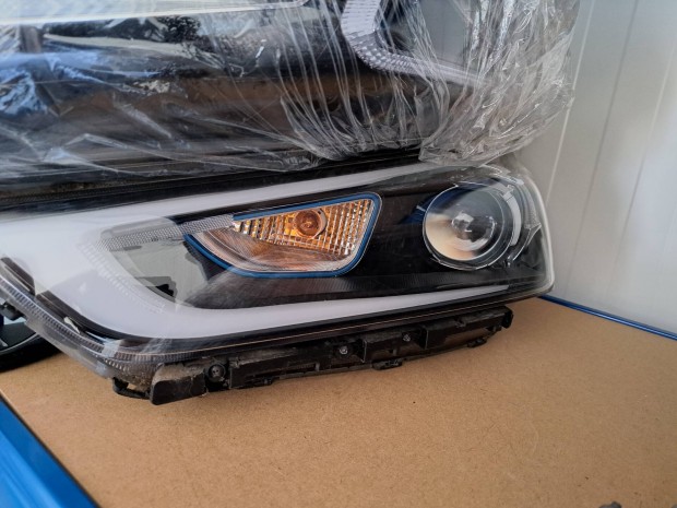 Hyundai ioniq xenon lámpa fényszóró
