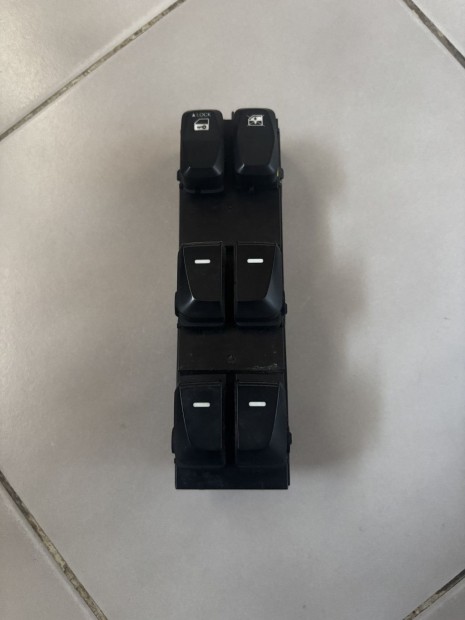 Hyundai ix35 bal els ablakemel kapcsol 935702Y0609P
