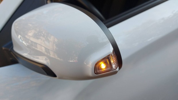 Hyundai kona Bal vissza pillantó tükör Elektromosan behajtható.